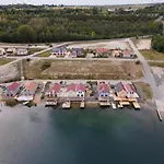 Seehaus Arielle Mit Wassergrundstueck By Interhome Casa de Férias Mucheln