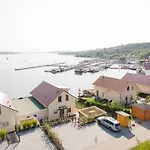 Seehaus Arielle Mit Wassergrundstueck By Interhome