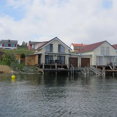 Seehaus Arielle Mit Wassergrundstueck By Interhome * Mucheln