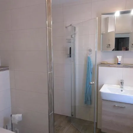 Seehaus Arielle Mit Wassergrundstueck By Interhome Prázdninový dům Mucheln