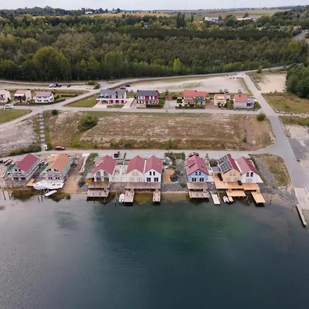 Seehaus Arielle Mit Wassergrundstueck By Interhome Casa de Férias Mucheln