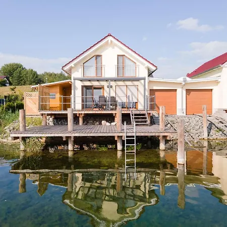 Seehaus Arielle Mit Wassergrundstueck By Interhome *