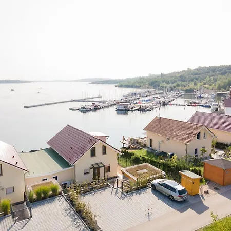 Seehaus Arielle Mit Wassergrundstueck By Interhome