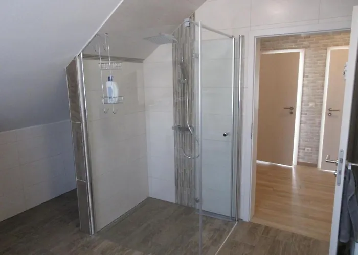 Seehaus Arielle Mit Wassergrundstueck By Interhome *