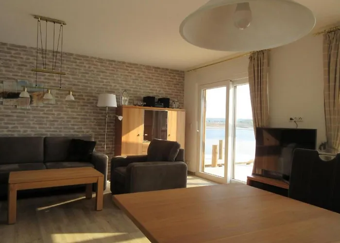 Seehaus Arielle Mit Wassergrundstueck By Interhome