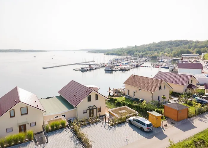 Seehaus Arielle Mit Wassergrundstueck By Interhome